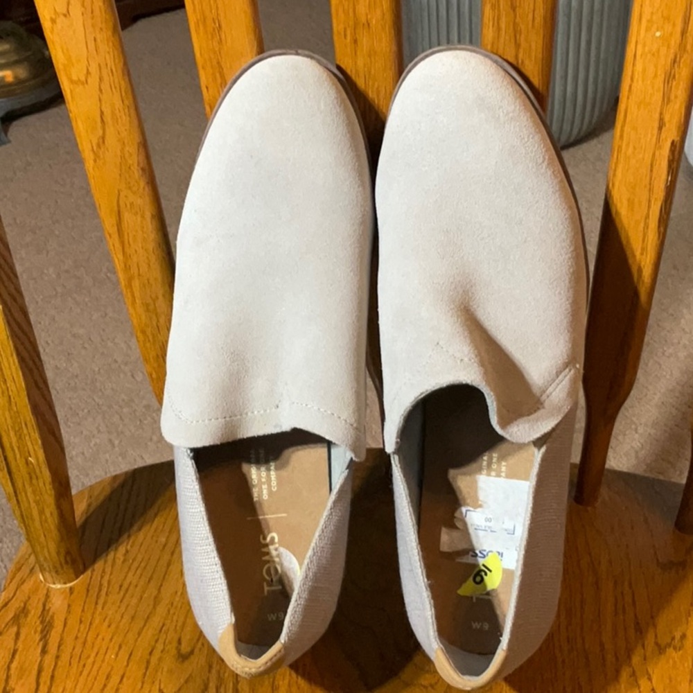 TOMS SHOES - Picture 2 of 5